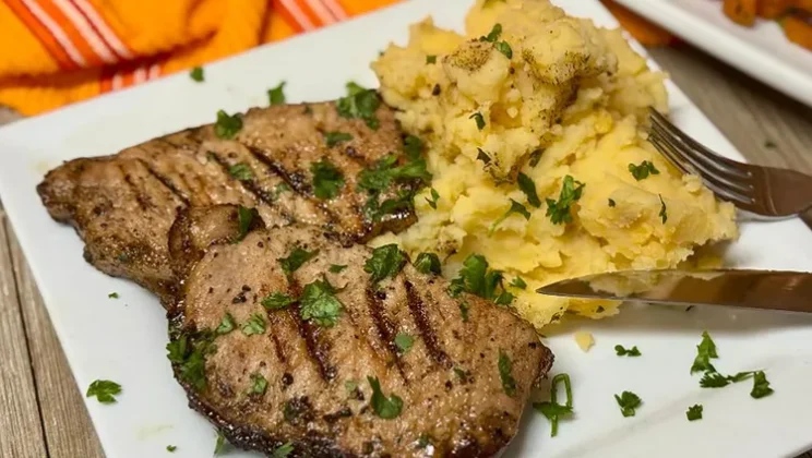 Viral Food Trend: Hot Honey Glazed Pork Chops You Must Try